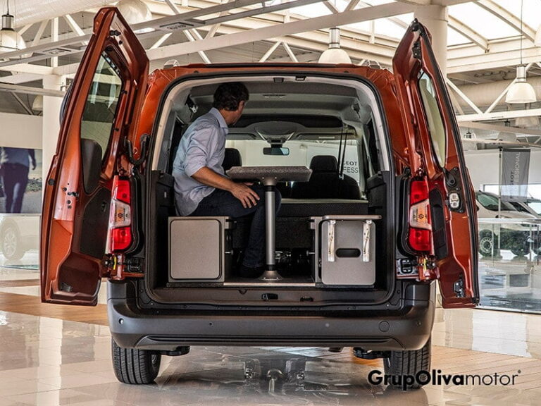Kit cama comedor, kit camper autoinstalable de Furgomania