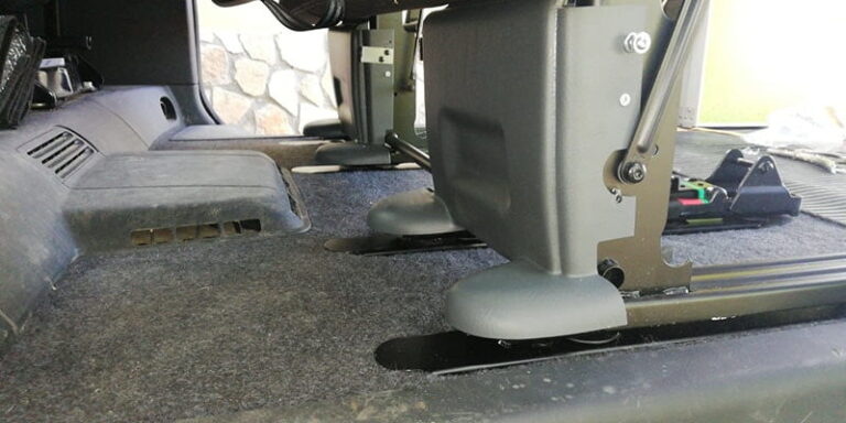 Adaptadores intercambio sillones traseros, kit camper autoinstalable de Furgomania