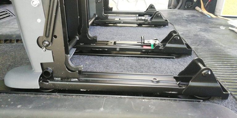 Adaptadores intercambio sillones traseros, kit camper autoinstalable de Furgomania