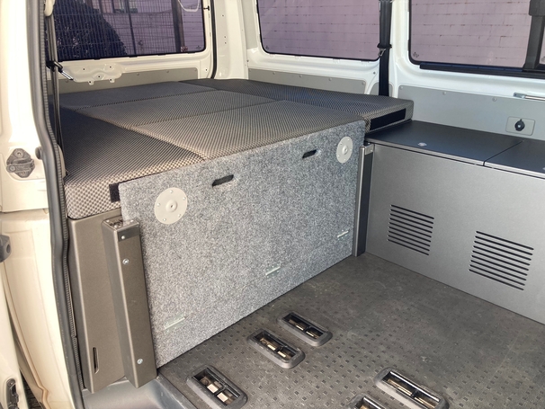 Baul doble tras conductor, kit camper autoinstalable de Furgomania