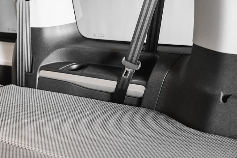 Kit cama basico montado en una Citroen Jumpy M