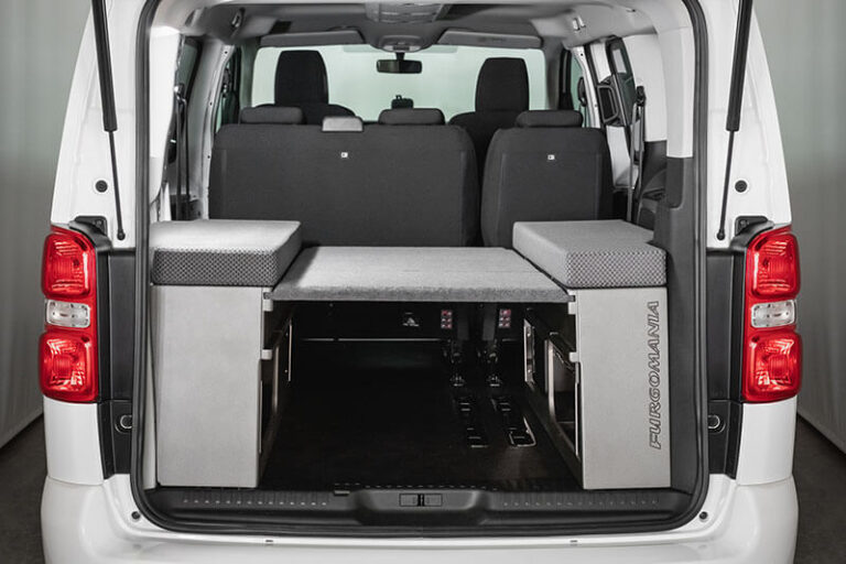 Kit cama basico montado en una Citroen Jumpy M