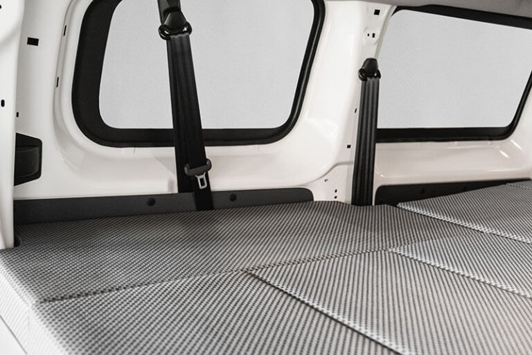 Kit cama basico montado en una Citroen Jumpy M