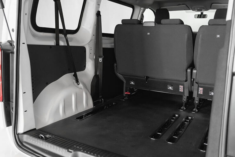 Kit cama basico montado en una Citroen Jumpy M