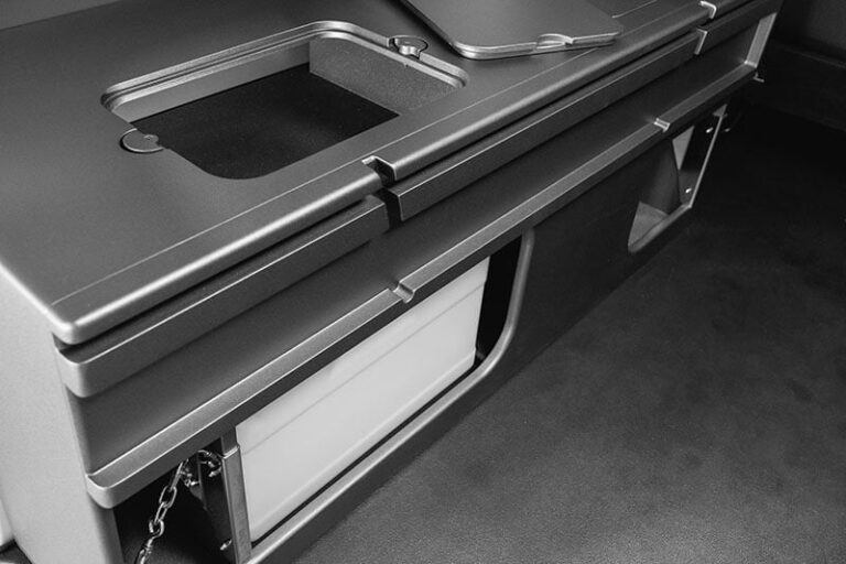 Kit cama basico montado en una Citroen Jumpy M