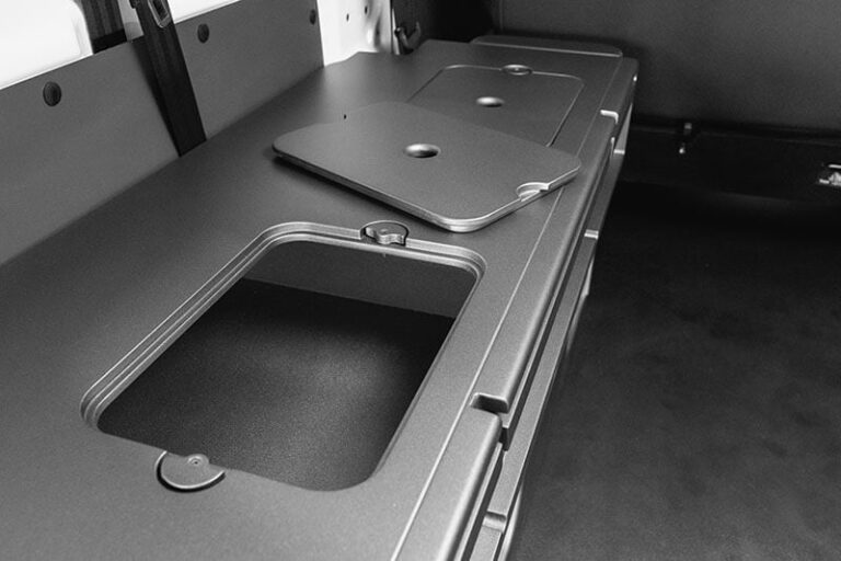 Kit cama basico montado en una Citroen Jumpy M