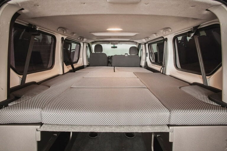 Kit cama ancho montado en una Opel Vivaro 2015