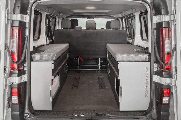 Kit cama ancho montado en una Opel Vivaro 2015