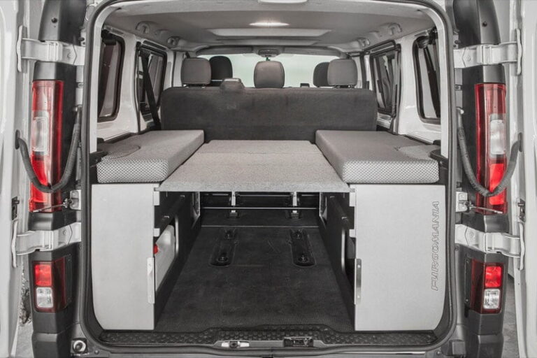 Kit cama ancho montado en una Opel Vivaro 2015