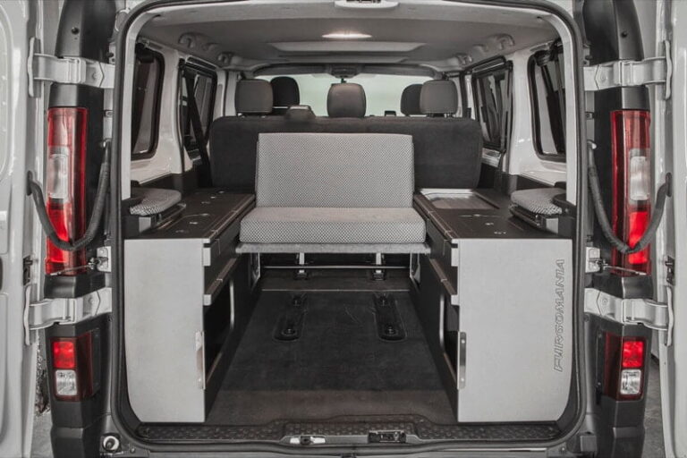 Kit cama ancho montado en una Renault Trafic 2015