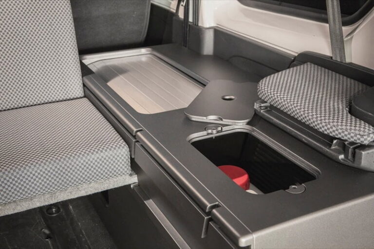 Kit cama ancho montado en una Renault Trafic 2015