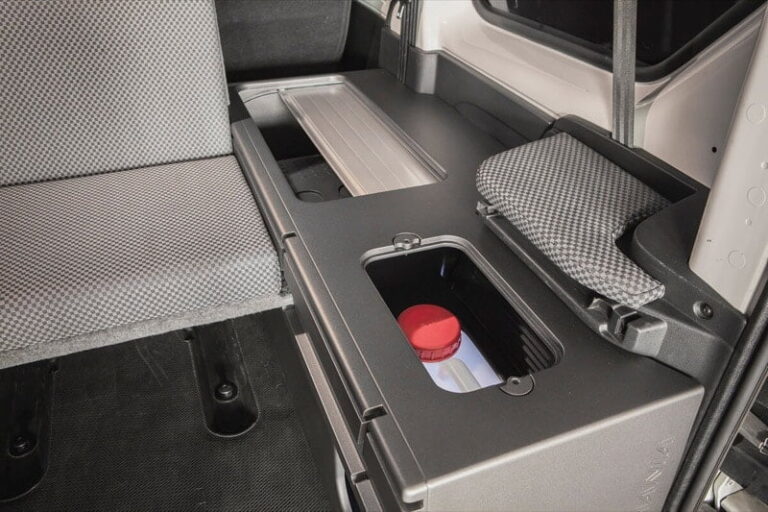 Kit cama ancho montado en una Renault Trafic 2015