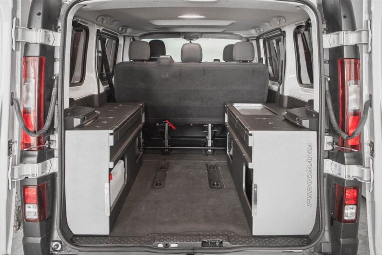 Kit cama ancho montado en una Renault Trafic 2015