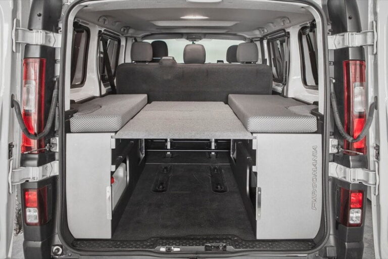 Kit cama ancho montado en una Renault Trafic 2015