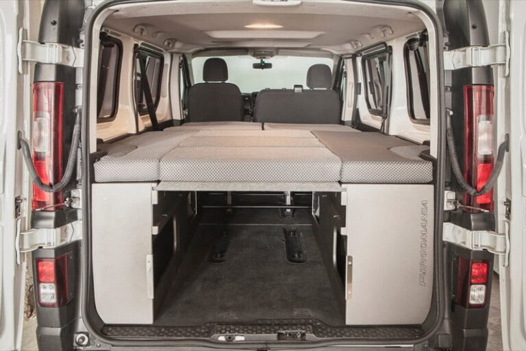 Kit cama ancho montado en una Renault Trafic 2015