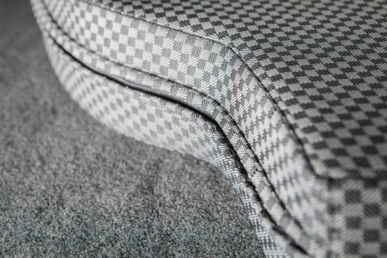 Kit cama ancho montado en una Ford Transit Custom