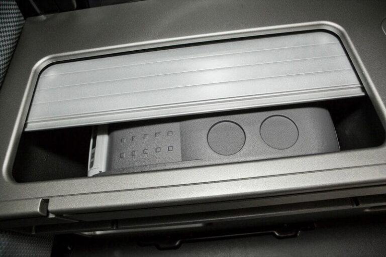 Kit cama ancho montado en una Ford Transit Custom