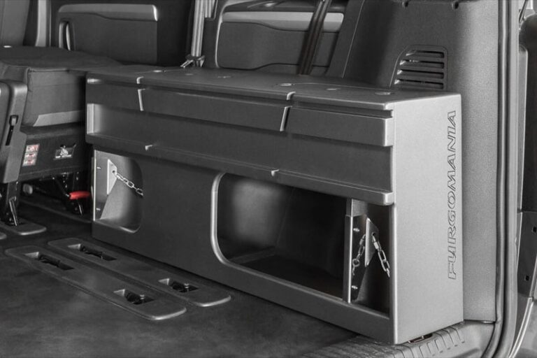 Kit cama modulo basico montado en una Peugeot Traveller