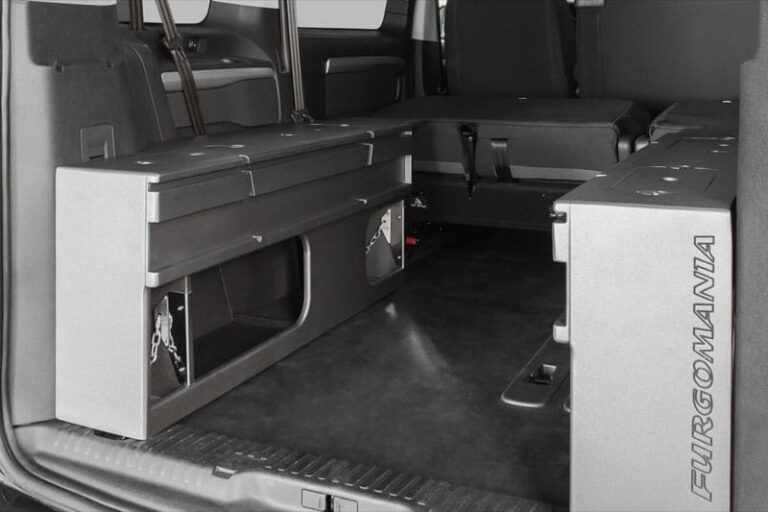 Kit cama modulo basico montado en una Peugeot Traveller