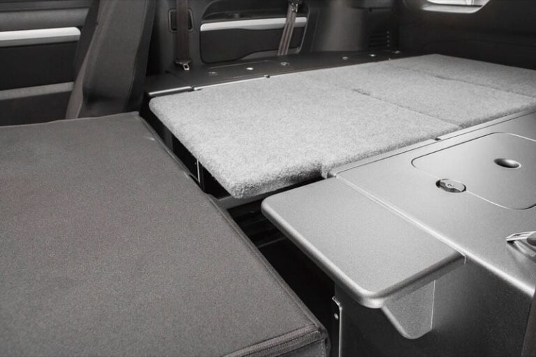 Kit cama modulo basico montado en una Peugeot Traveller