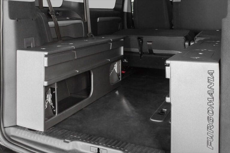 Kit cama modulo basico montado en una Citroen Space Tourer