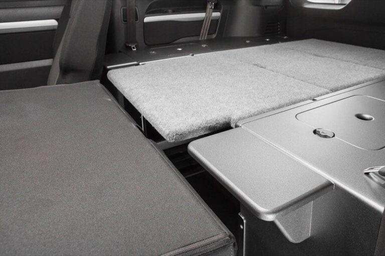 Kit cama modulo basico montado en una Citroen Space Tourer