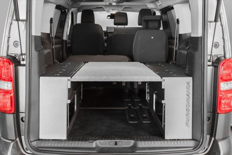 Kit cama modulo basico montado en una Citroen Space Tourer