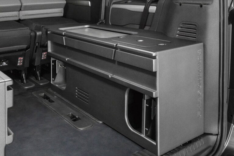 Kit cama modulo ancho montado en una Toyota New Proace