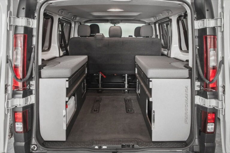 Kit cama ancho montado en una Nissan NV300