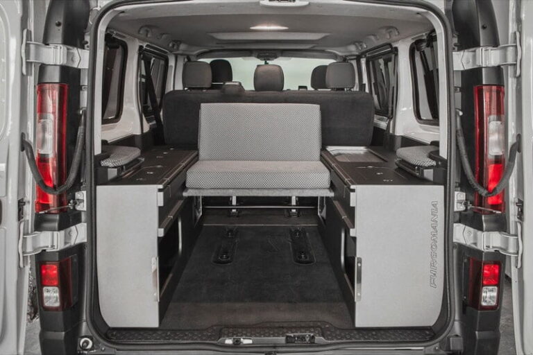 Kit cama ancho montado en una Nissan NV300