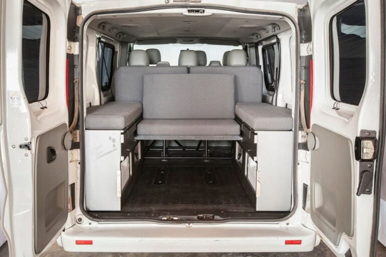 Kit cama basic montado en una Nissan Primastar