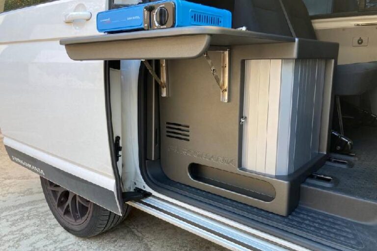 Kit 4 en 1 con fregadero, kit camper autoinstalable de Furgomania