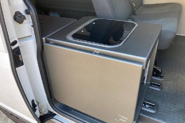 Kit 4 en 1 con fregadero, kit camper autoinstalable de Furgomania