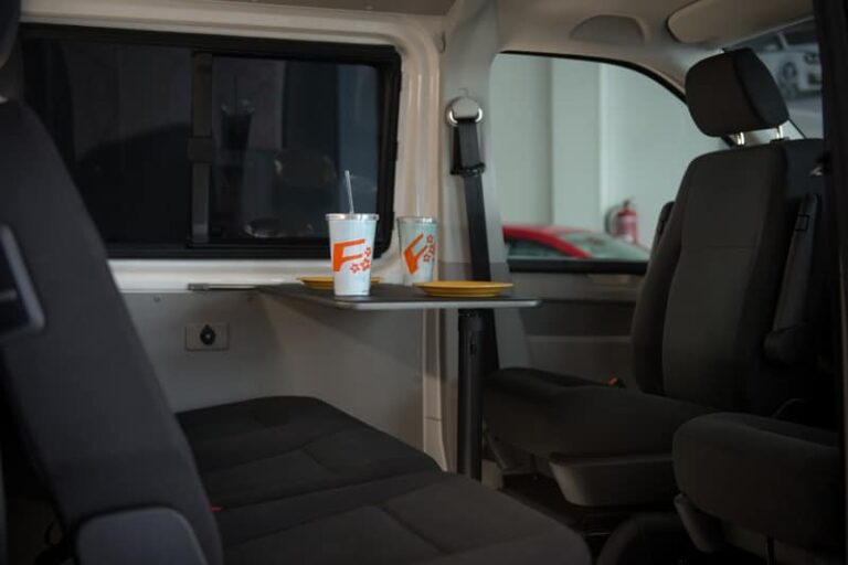 Kit mesa delantera, kit camper autoinstalable de Furgomania
