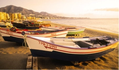 Los campings de Andalucia son uno de los atractivos camper van de las tierras del sur. Su clima, playas y sus gentes te cautivaran este verano.